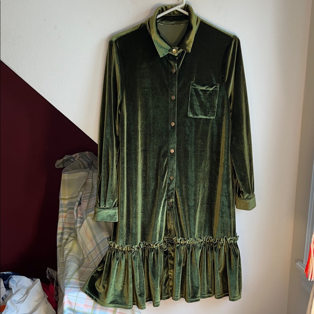 Elf Sack Green Velvet Long Sleeve Button Up‎ Dress with Deep Ruffle M